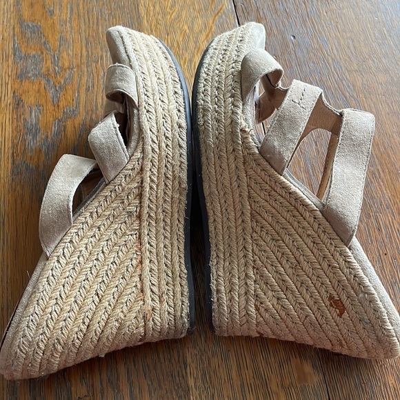 UGG Tawnie Espadrille wedge sandals size 10 tan color - Picture 9 of 13